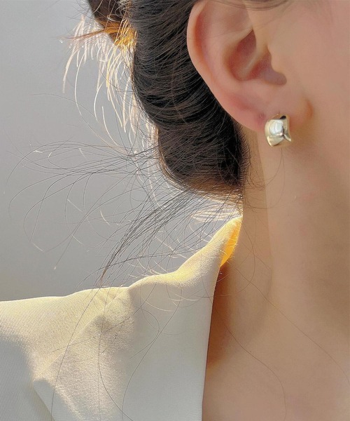 LA VORAGINE(ラ ヴォラジネ)の「アレルギー対応ミニドロップピアス(ピアス(両耳用)・レディース・ゴールド/シルバー・FREE)」の6枚目の写真