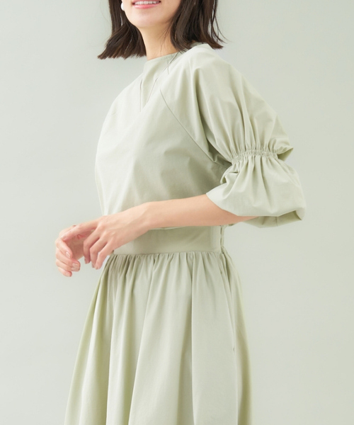 abahouse mavie（アバハウスマヴィ）の「ナイロンストレッチプルオーバー（シャツ/ブラウス・レディース・チャコールグレー/ホワイト/セージグリーン・フリー）」の9枚目の写真