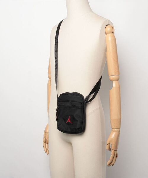 JORDAN BRAND（ジョーダンブランド）の「ジョーダン  JAM RISE FESTIVAL BAG（ショルダーバッグ・キッズ・ブラック/サックスブルー/ベージュ・ONE SIZE）」の7枚目の写真