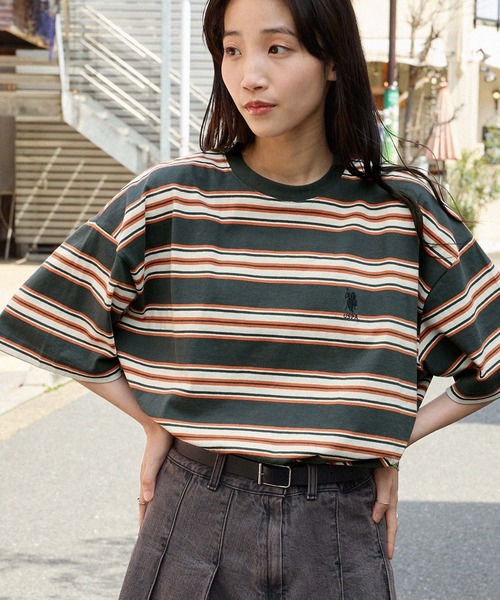 U.S. POLO ASSN.(ユーエスポロアッスン)の「U.S. POLO ASSN. /ユーエスポロアッスン 別注 ワンポイント刺繍 オーバーサイズマルチボーダーTシャツ(Tシャツ/カットソー・レディース・ネイビー/チャコールグレー/ブラック/アイボリー/ホワイト系/ブラック系・FREE)」の19枚目の写真