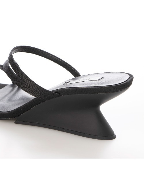 EVOL(イーボル)の「【EVOL】ポインテッドクロスベルトウエッジサンダル BW23810(サンダル・レディース・シルバー/ブラウン/アイボリー/ブラック・L/M/S)」の16枚目の写真