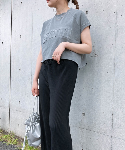 AS KNOW AS plus(アズノゥアズプラス)の「◎ピグメント加工・エンボス加工 ショート丈Tシャツ(Tシャツ/カットソー・レディース・チャコールグレー/アイボリー/レッド/カーキ/サックスブルー・FREE)」の10枚目の写真