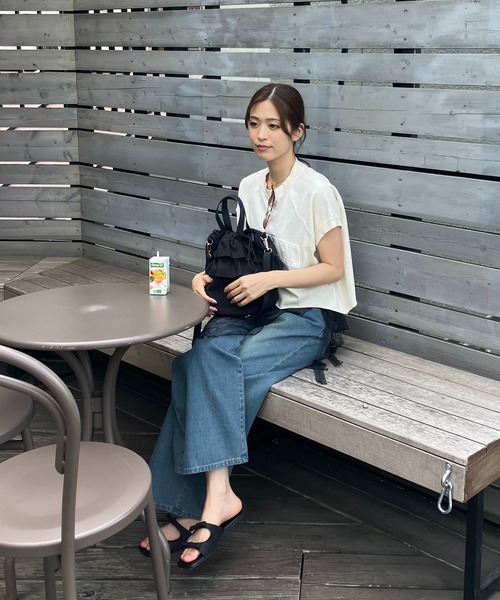 AS KNOW AS plus(アズノゥアズプラス)の「◎ピグメント加工・エンボス加工 ショート丈Tシャツ(Tシャツ/カットソー・レディース・チャコールグレー/アイボリー/レッド/カーキ/サックスブルー・FREE)」の22枚目の写真