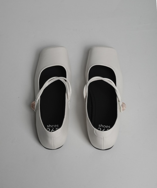 shoes365(シューズスリーシックスファイヴ)の「【shoes365】藤のようなデザインのストラップスクエアトゥフラットシューズ(その他シューズ・レディース・ブラック/オフホワイト/ブラウン・24.5cm/24.0cm/23.5cm/23.0cm/22.5cm/25.0cm)」の14枚目の写真
