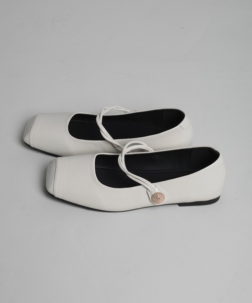 shoes365(シューズスリーシックスファイヴ)の「【shoes365】藤のようなデザインのストラップスクエアトゥフラットシューズ(その他シューズ・レディース・ブラック/オフホワイト/ブラウン・24.5cm/24.0cm/23.5cm/23.0cm/22.5cm/25.0cm)」の15枚目の写真