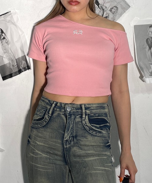 ROGER AND RAW(ロジャーアンドロウ)の「ショート丈ワンショルダートップス(Tシャツ/カットソー・レディース・パープル/ホワイト/ピンク/ブラック・FREE)」の16枚目の写真