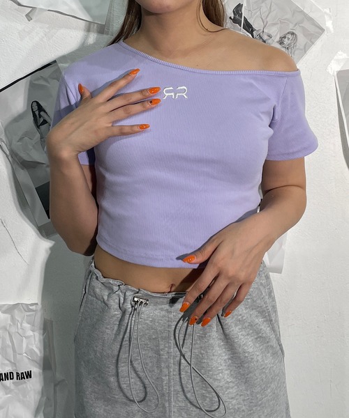ROGER AND RAW(ロジャーアンドロウ)の「ショート丈ワンショルダートップス(Tシャツ/カットソー・レディース・パープル/ホワイト/ピンク/ブラック・FREE)」の8枚目の写真