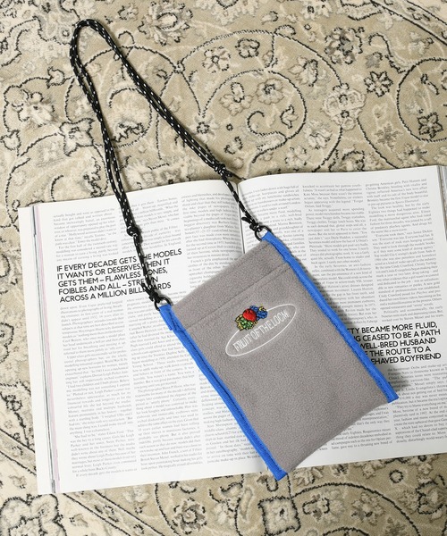 FRUIT OF THE LOOM(フルーツオブザルーム)の「【FRUIT OF THE LOOM】FREECE SHOULDER BAG/ショルダーバッグ/フリース(ショルダーバッグ・メンズ・グリーン/オレンジ/グレー/ネイビー/ピンク/ブラウン・FREE)」の2枚目の写真