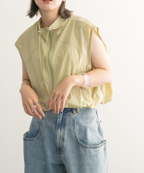 KBF（ケイビーエフ）の「コンパクトZIPベスト（ベスト・レディース・ベージュ/ボルドー/チャコールグレー・ONE）」の4枚目の写真