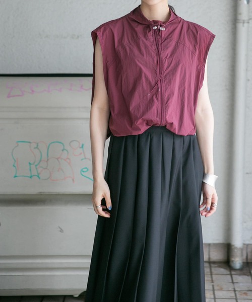 KBF（ケイビーエフ）の「コンパクトZIPベスト（ベスト・レディース・ベージュ/ボルドー/チャコールグレー・ONE）」の11枚目の写真