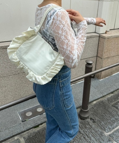 THEATRE PRODUCTS（シアタープロダクツ）の「サテンフリルバッグ（ハンドバッグ・レディース・アイボリー/ブラック・FREE）」の6枚目の写真