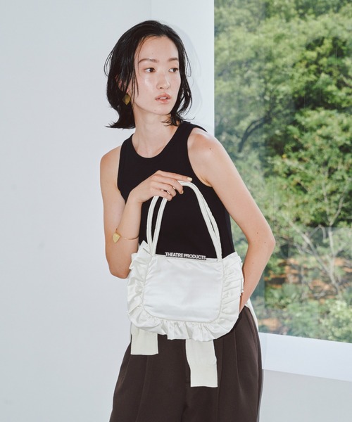 THEATRE PRODUCTS（シアタープロダクツ）の「サテンフリルバッグ（ハンドバッグ・レディース・アイボリー/ブラック・FREE）」の17枚目の写真