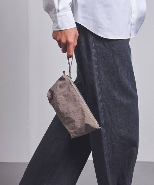 UNITED ARROWS(ユナイテッドアローズ)の「KONBU コンブ ポーチ -撥水-(ポーチ・メンズ・ブラック/ライトグレー・FREE)」の2枚目の写真