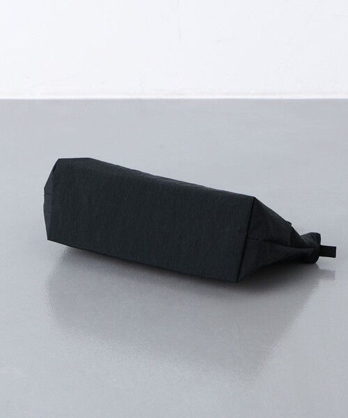 UNITED ARROWS(ユナイテッドアローズ)の「KONBU コンブ ポーチ -撥水-(ポーチ・メンズ・ブラック/ライトグレー・FREE)」の6枚目の写真