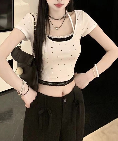 gossip!ロサンゼルス(ゴシップロサンゼルス)の「水玉ビジュー レーストリム クロップド半袖 T シャツ ニセ二層デザイン フィットシルエット レディース(Tシャツ/カットソー・レディース・ブラック/ホワイト・FREE)」の3枚目の写真