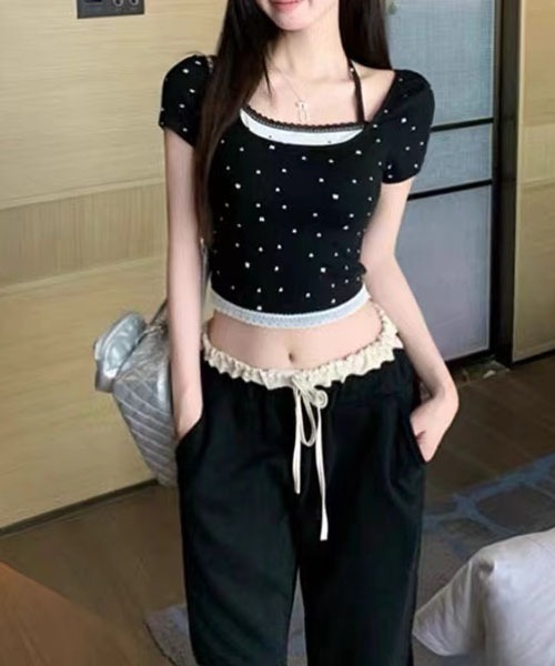 gossip!ロサンゼルス(ゴシップロサンゼルス)の「水玉ビジュー レーストリム クロップド半袖 T シャツ ニセ二層デザイン フィットシルエット レディース(Tシャツ/カットソー・レディース・ブラック/ホワイト・FREE)」の16枚目の写真