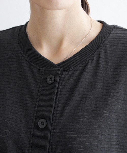 ikka（イッカ）の「シャドーボーダーカーディガン（カーディガン/ボレロ・レディース・ブラック/オフホワイト/マスタード・L/M/S）」の22枚目の写真