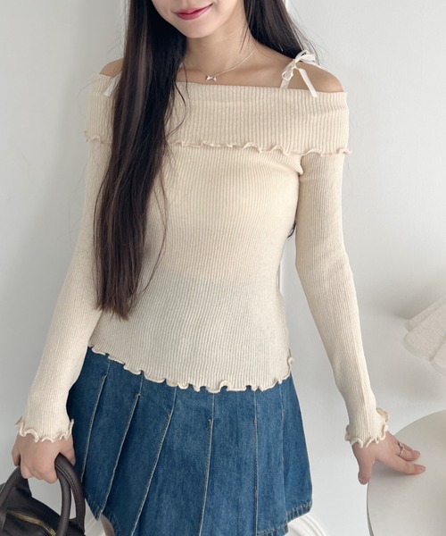 エムミーエメ　サイドリボンビジューオフショルダーシアートップス　白 シアージャガードスタッズオフショルトップス(F OFF WHITE): TOPS