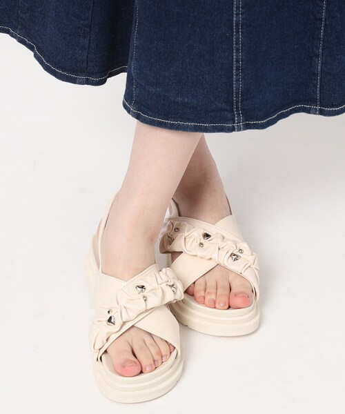 cs T&P(シーエスティーアンドピー)の「厚底ハートスタッズスポサン(サンダル・レディース・ブラック/アイボリー・S/M/L/LL)」の16枚目の写真
