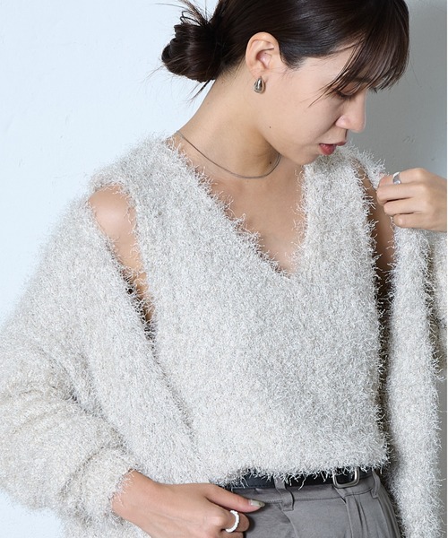 COLONY 2139（コロニートゥーワンスリーナイン）の「ラメフリンジベスト（ベスト・レディース・グレー/ブルー/アイボリー/ブラック・FREE）」の2枚目の写真