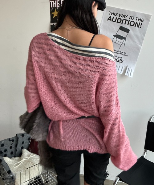 SHAGGIE（シャギー）の「スター柄シアールーズオフショルオーバーニット（ニット/セーター・レディース・ボルドー/ベージュ/グレー/ライトグレー/ピンク/イエロー・FREE）」の8枚目の写真