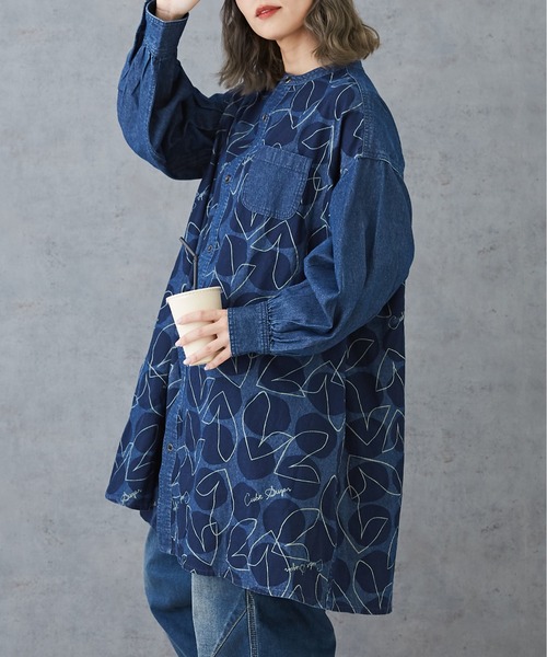 CUBE SUGAR(キューブシュガー)の「5.5オンスデニムプリント切替シャツワンピース(シャツワンピース・レディース・ネイビー系3/ネイビー系1/ブラック系・M)」の2枚目の写真
