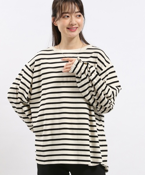 GLOBAL WORK Smile Seed Store（グローバルワーク スマイルシードストア）の「コットンタックパフスリーブＴシャツ/118565（Tシャツ/カットソー・レディース・ホワイト×ブラック/オフホワイト/グレイッシュベージュ/ブラック・X-LARGE/SMALL/LARGE/MEDIUM）」の3枚目の写真