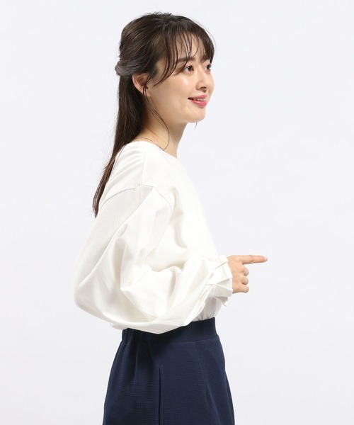 GLOBAL WORK Smile Seed Store（グローバルワーク スマイルシードストア）の「コットンタックパフスリーブＴシャツ/118565（Tシャツ/カットソー・レディース・ホワイト×ブラック/オフホワイト/グレイッシュベージュ/ブラック・X-LARGE/SMALL/LARGE/MEDIUM）」の9枚目の写真