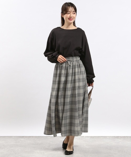 GLOBAL WORK Smile Seed Store（グローバルワーク スマイルシードストア）の「コットンタックパフスリーブＴシャツ/118565（Tシャツ/カットソー・レディース・ホワイト×ブラック/オフホワイト/グレイッシュベージュ/ブラック・X-LARGE/SMALL/LARGE/MEDIUM）」の10枚目の写真