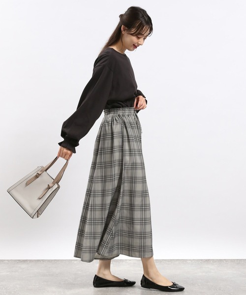 GLOBAL WORK Smile Seed Store（グローバルワーク スマイルシードストア）の「コットンタックパフスリーブＴシャツ/118565（Tシャツ/カットソー・レディース・ホワイト×ブラック/オフホワイト/グレイッシュベージュ/ブラック・X-LARGE/SMALL/LARGE/MEDIUM）」の11枚目の写真