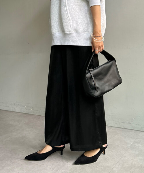 SHENERY（シーナリー）の「箔シフォンワイドパンツ（その他パンツ・レディース・ベージュ/ブラック・FREE）」の4枚目の写真