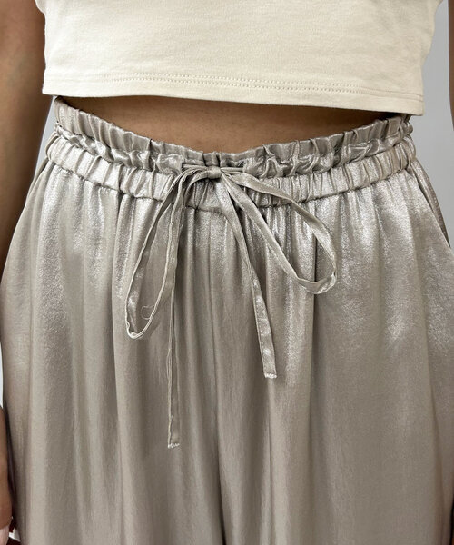 SHENERY（シーナリー）の「箔シフォンワイドパンツ（その他パンツ・レディース・ベージュ/ブラック・FREE）」の20枚目の写真