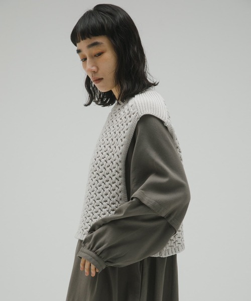 EKAL（エカル）の「ケーブルアミニットベスト（ベスト・レディース・グレー系その他/ベージュ系その他・ONE）」の4枚目の写真