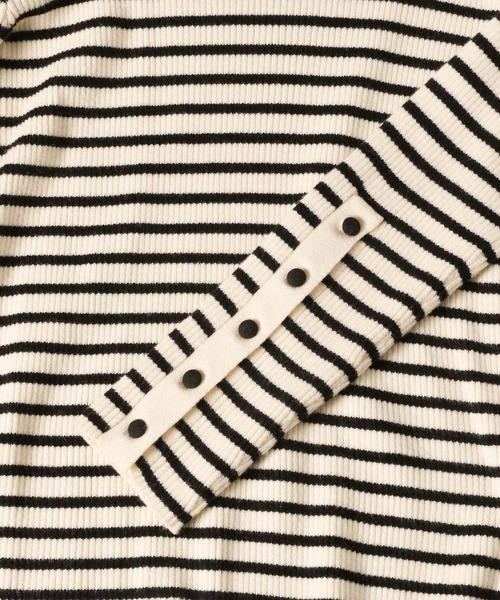 mysty woman(ミスティウーマン)の「タートルネックソデボタンプルオーバー 152811(ニット/セーター・レディース・グリーン/ブラック/オフホワイト/ブラック系その他/ブルー・FREE)」の9枚目の写真