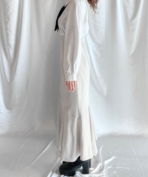 NOMAE（ノーマエ）の「イレヘムスリットマーメイドスカート（スカート・レディース・アイボリー/ブラック・FREE）」の5枚目の写真