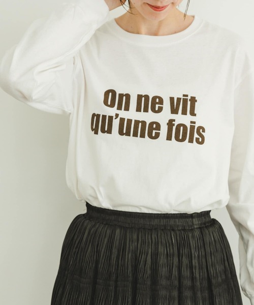 ITEMS URBANRESEARCH(アイテムズ アーバンリサーチ)の「ロゴロングTシャツ(Tシャツ/カットソー・レディース・ライトグレー/ライトベージュ/オフホワイト/チャコールグレー・FREE)」の5枚目の写真