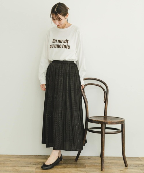 ITEMS URBANRESEARCH(アイテムズ アーバンリサーチ)の「ロゴロングTシャツ(Tシャツ/カットソー・レディース・ライトグレー/ライトベージュ/オフホワイト/チャコールグレー・FREE)」の8枚目の写真
