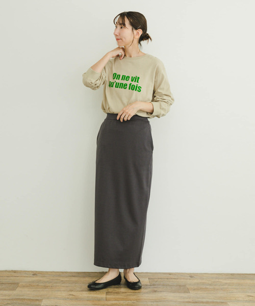 ITEMS URBANRESEARCH(アイテムズ アーバンリサーチ)の「ロゴロングTシャツ(Tシャツ/カットソー・レディース・ライトグレー/ライトベージュ/オフホワイト/チャコールグレー・FREE)」の13枚目の写真