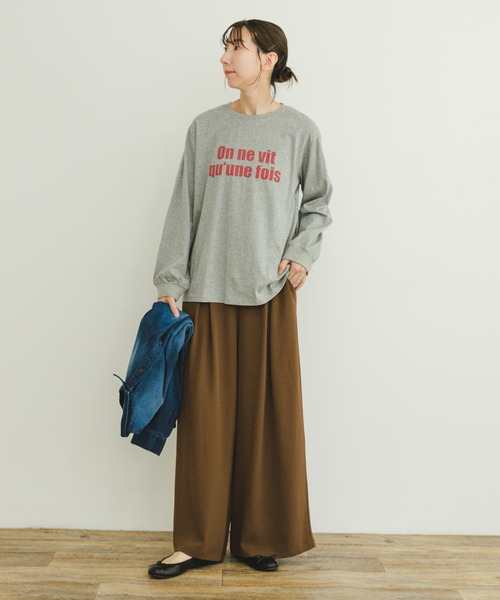 ITEMS URBANRESEARCH(アイテムズ アーバンリサーチ)の「ロゴロングTシャツ(Tシャツ/カットソー・レディース・ライトグレー/ライトベージュ/オフホワイト/チャコールグレー・FREE)」の16枚目の写真