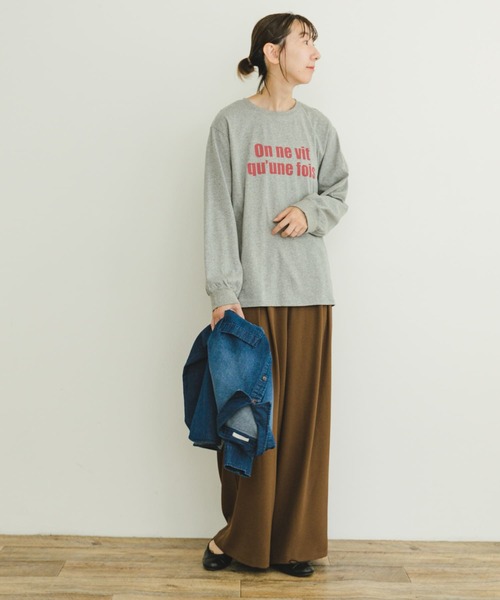 ITEMS URBANRESEARCH(アイテムズ アーバンリサーチ)の「ロゴロングTシャツ(Tシャツ/カットソー・レディース・ライトグレー/ライトベージュ/オフホワイト/チャコールグレー・FREE)」の17枚目の写真