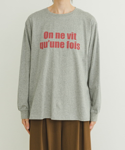 ITEMS URBANRESEARCH(アイテムズ アーバンリサーチ)の「ロゴロングTシャツ(Tシャツ/カットソー・レディース・ライトグレー/ライトベージュ/オフホワイト/チャコールグレー・FREE)」の22枚目の写真