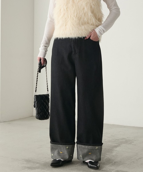 BONLECILL（ボンルシール）の「フラワー刺繍ロールアップハイウエストデニムパンツ（デニムパンツ・レディース・ネイビー/ブラック/ブルー・S/L/M）」の5枚目の写真