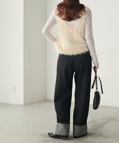 BONLECILL（ボンルシール）の「フラワー刺繍ロールアップハイウエストデニムパンツ（デニムパンツ・レディース・ネイビー/ブラック/ブルー・S/L/M）」の9枚目の写真