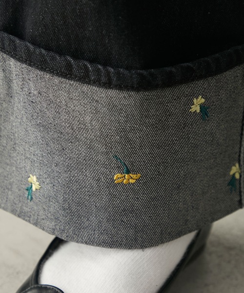 BONLECILL（ボンルシール）の「フラワー刺繍ロールアップハイウエストデニムパンツ（デニムパンツ・レディース・ネイビー/ブラック/ブルー・S/L/M）」の11枚目の写真