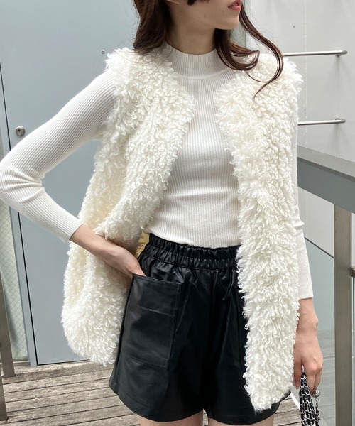 GLAMOROUS JANE（グラマラスジェーン）の「プードルファーロングベスト（ベスト・レディース・ベージュ/モカ/アイボリー・FREE）」の2枚目の写真