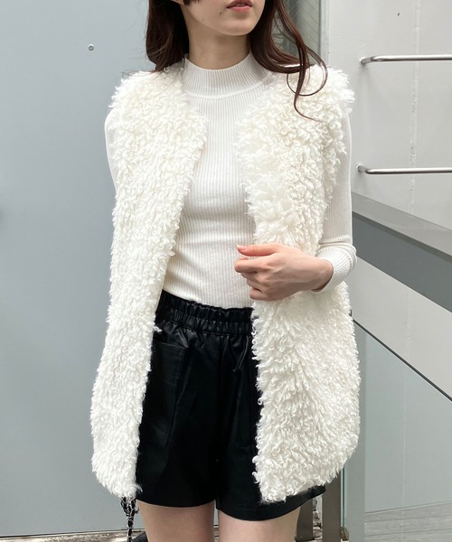 GLAMOROUS JANE（グラマラスジェーン）の「プードルファーロングベスト（ベスト・レディース・ベージュ/モカ/アイボリー・FREE）」の5枚目の写真