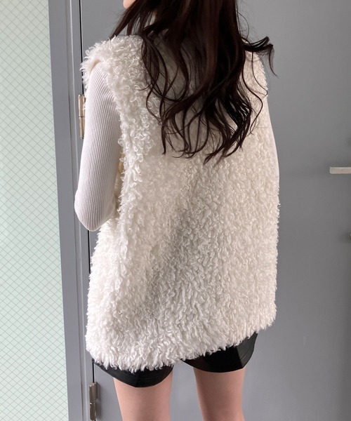 GLAMOROUS JANE（グラマラスジェーン）の「プードルファーロングベスト（ベスト・レディース・ベージュ/モカ/アイボリー・FREE）」の15枚目の写真