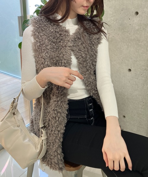 GLAMOROUS JANE（グラマラスジェーン）の「プードルファーロングベスト（ベスト・レディース・ベージュ/モカ/アイボリー・FREE）」の17枚目の写真