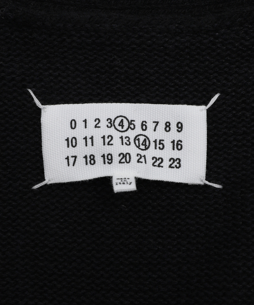 Maison Margiela(メゾンマルジェラ)の「Maison Margiela(メゾン マルジェラ) 5G Elbow Patch Cardigan SI1GP0003S18064900F(カーディガン/ボレロ・メンズ・ブラック・LARGE/MEDIUM)」の7枚目の写真
