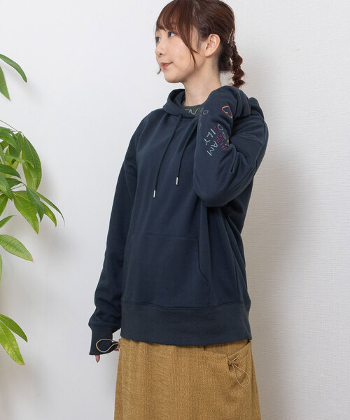 POU DOU DOU（プードゥドゥ）の「イラスト刺繍袖スウェットパーカー（パーカー・レディース・オートミール/ベージュ/ネイビー・M）」の22枚目の写真